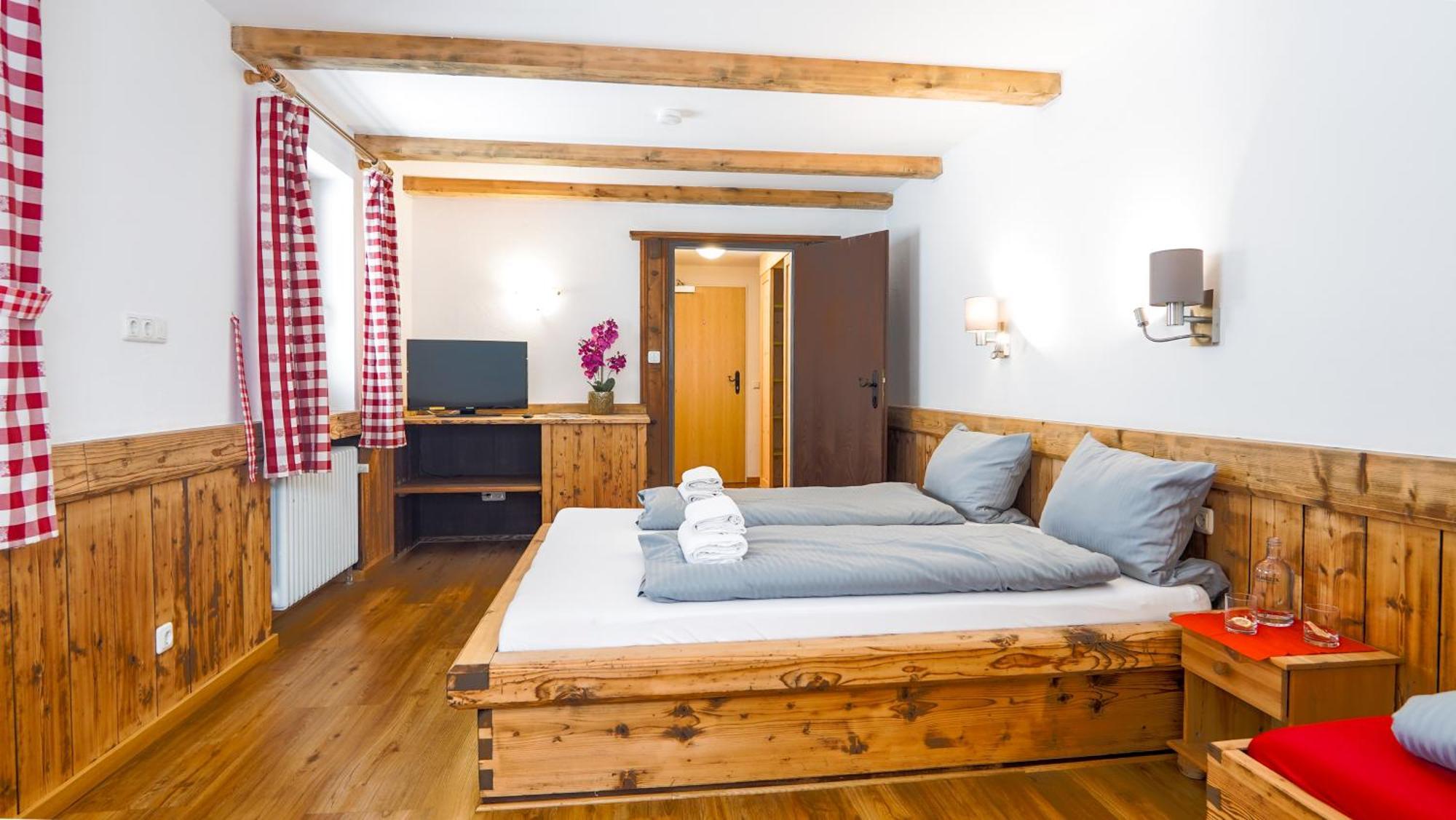 Landgasthof Zum Papyrer - Erholung Im Urlaubsgebiet Lenggries Oda fotoğraf
