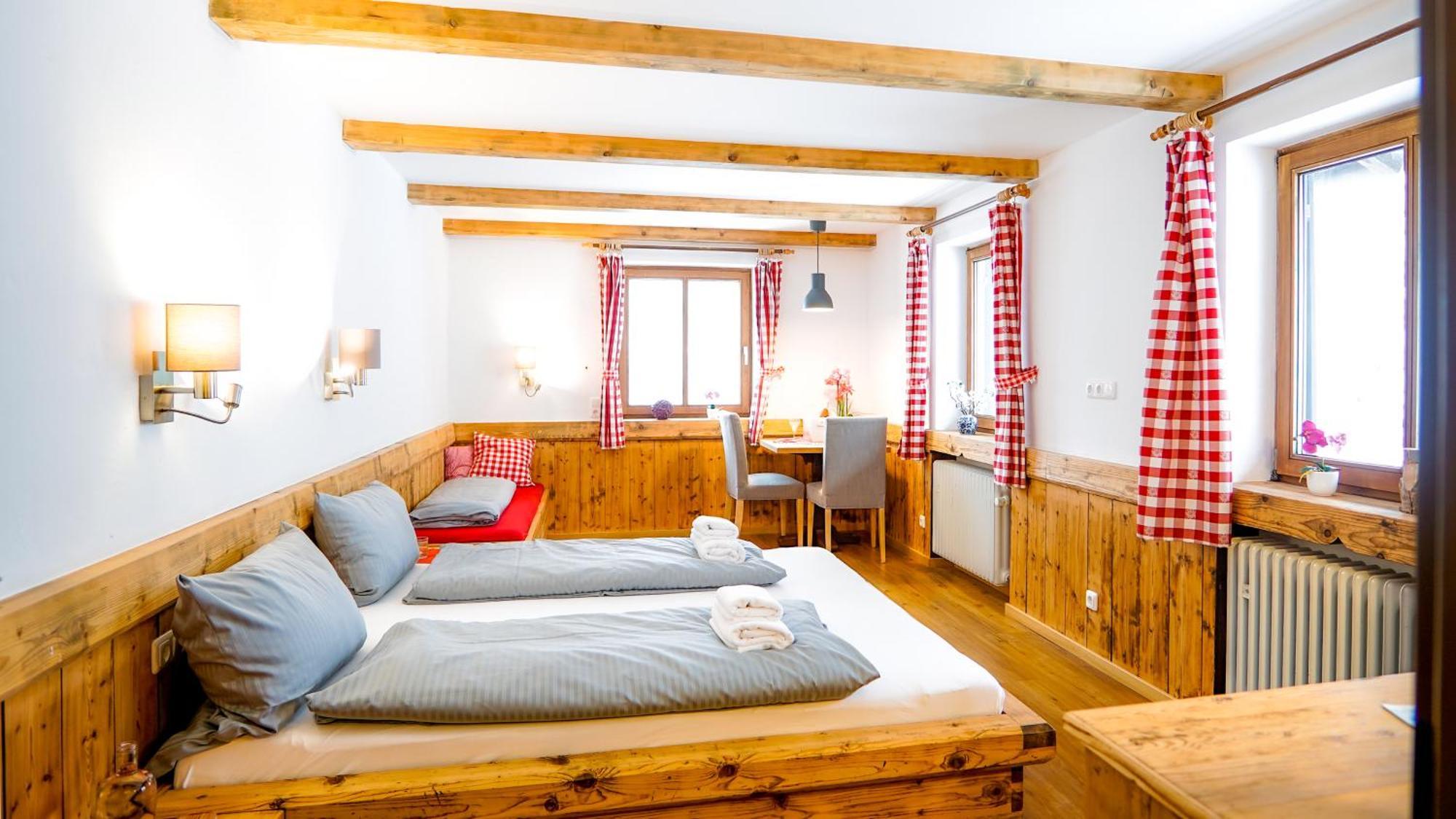 Landgasthof Zum Papyrer - Erholung Im Urlaubsgebiet Lenggries Oda fotoğraf
