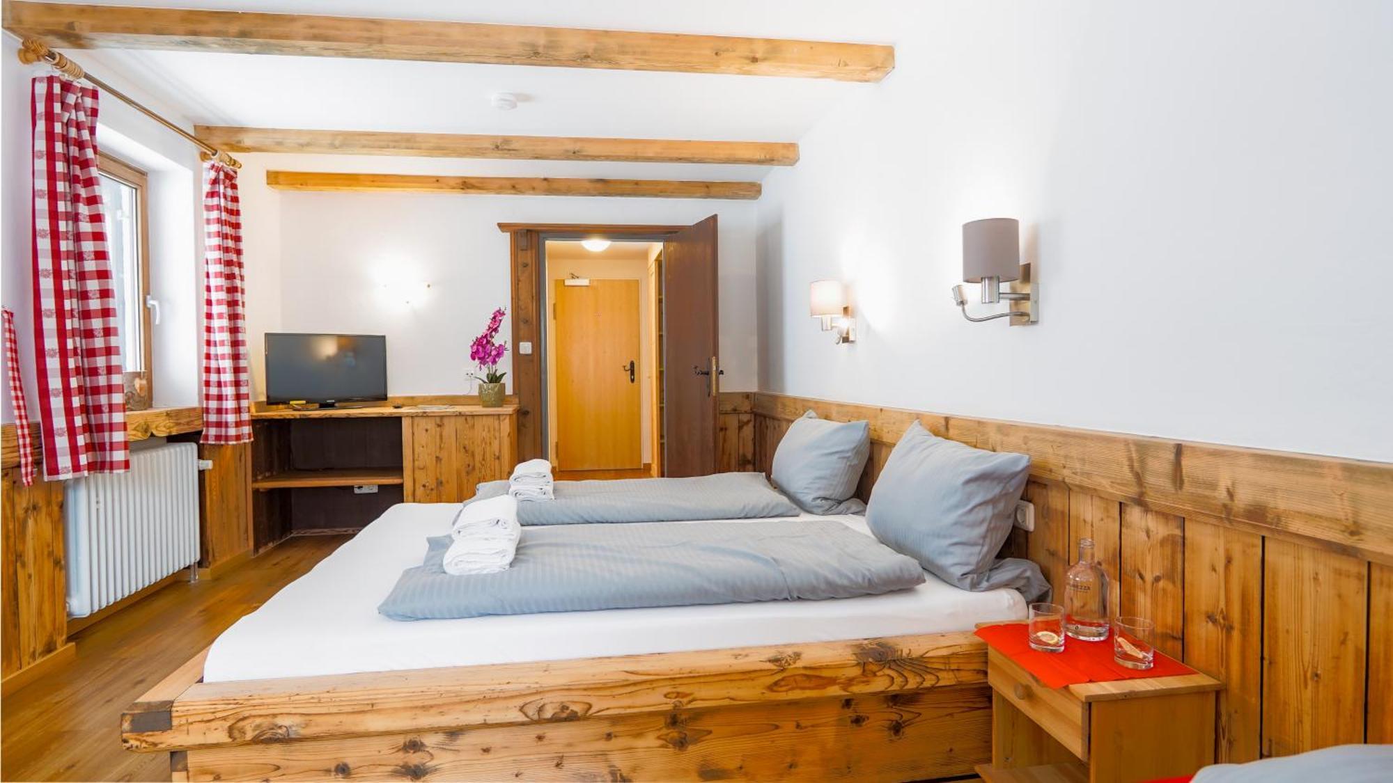 Landgasthof Zum Papyrer - Erholung Im Urlaubsgebiet Lenggries Oda fotoğraf